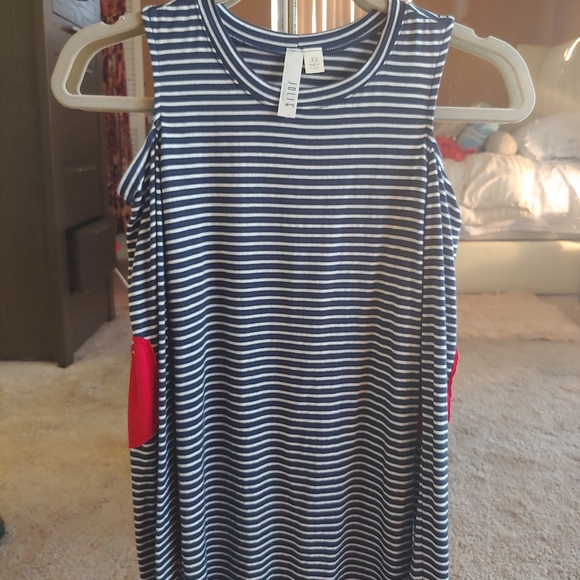 Shirt - Picture 2 of 4